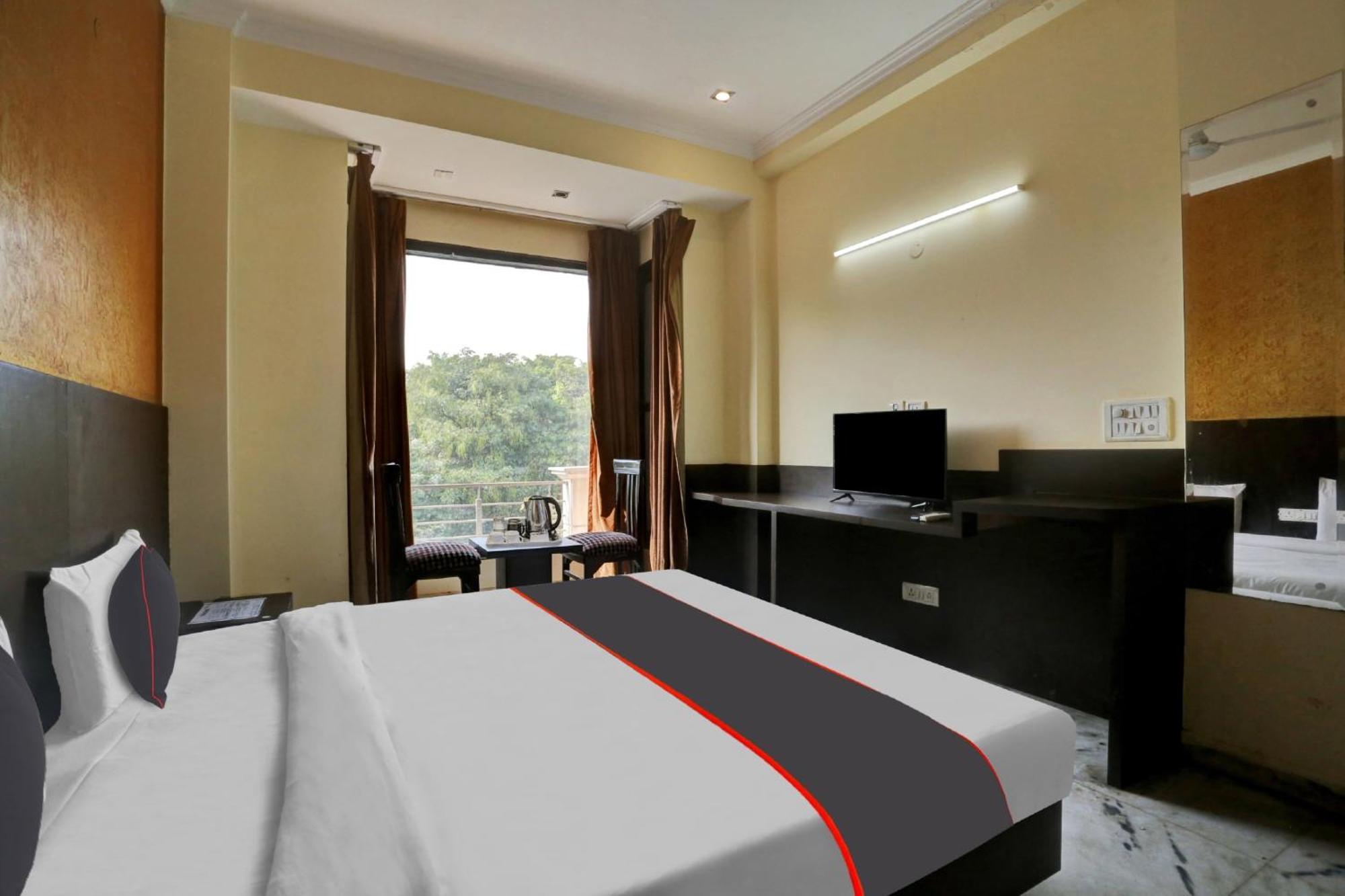 Hotel Platinum Sqs Key Ґурґаон Екстер'єр фото
